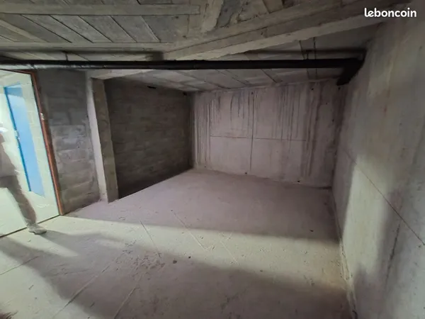 Grande cave 17m² (location)