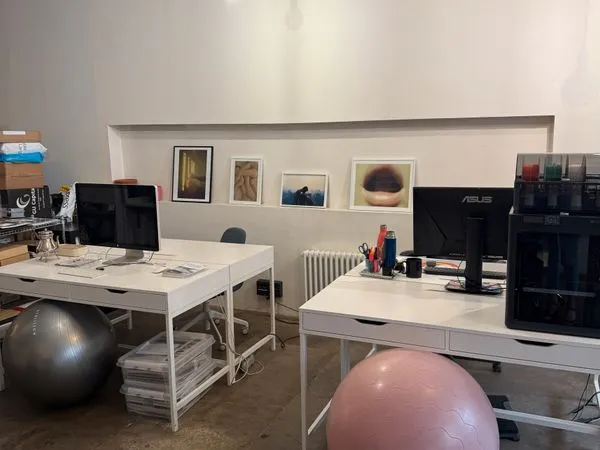 Bureau lumineux proche canal st martin - 2 postes dispo
