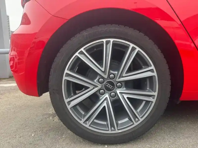 Audi A1 sportback 25 tfsi 95 ch s tronic 7 — photo 17