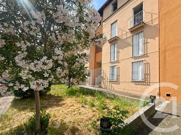 Studio 1 pièce 27 m²