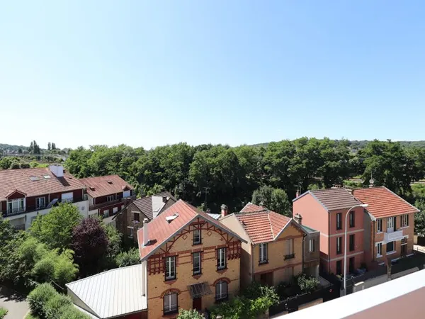 Appartement Chaville rive gauche 4 pièces 85 m2 avec garage et cave ascenseur