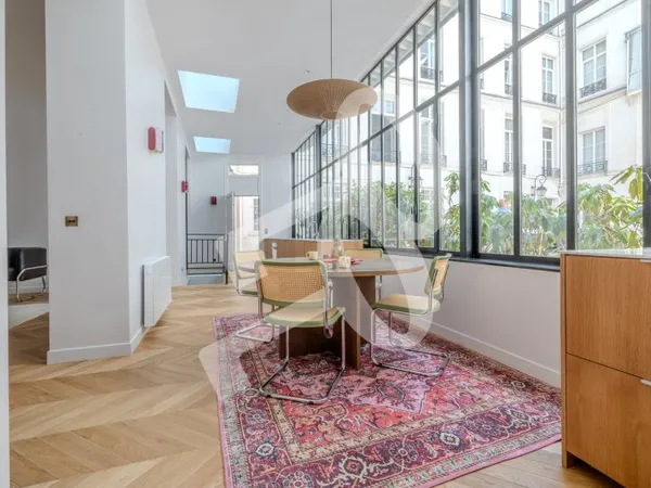 Vends ancien atelier / Loft entièrement rénové par architecte 124m2 Paris 1er Palais Royal