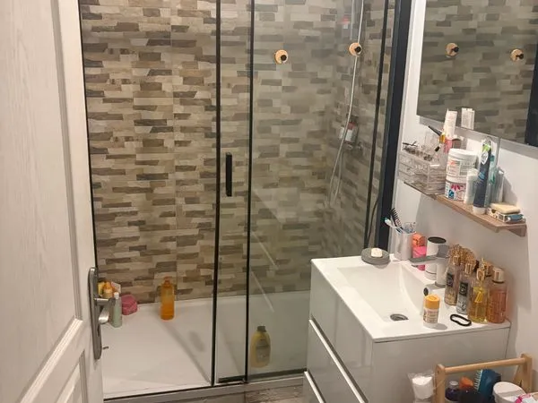 Appartement studio 30 mètre carré centre ville Poligny terrasse / jardin