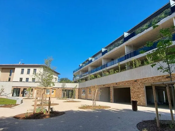 Commerce 4 pièces 85 m²