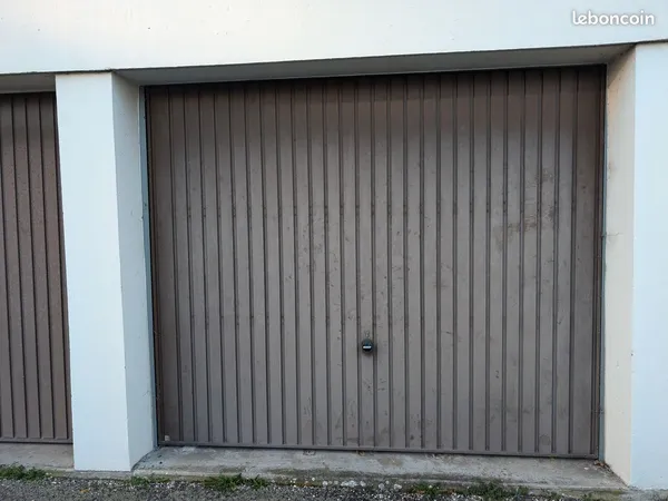 Garage fermé / Stockage garde meubles