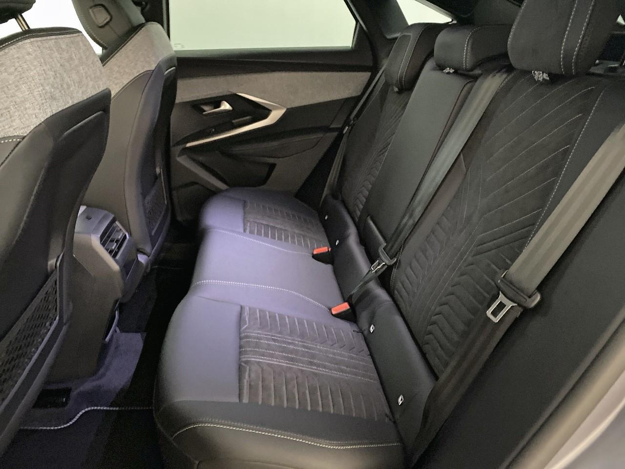 Peugeot 3008 hybrid 145 e-dcs6 gt — photo 10