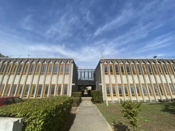 Bureaux 238 m²