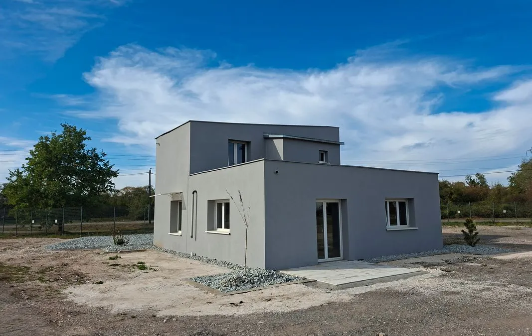 Photo 1
