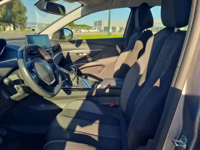 Peugeot 3008 puretech 130ch s&amp;s bvm6 — photo 32