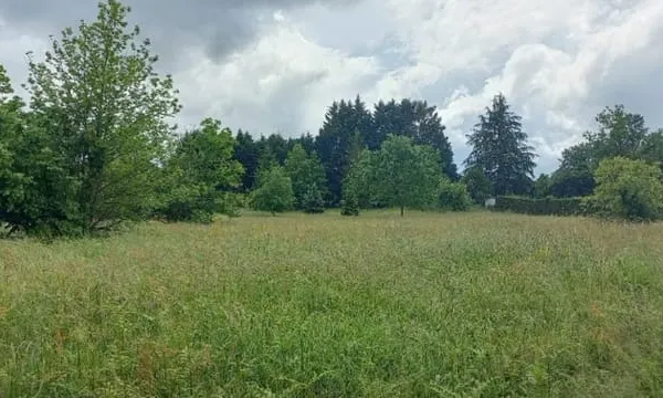 Terrain 1678 m²