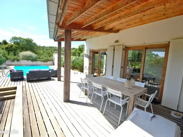 Villa 6 pièces 150 m²