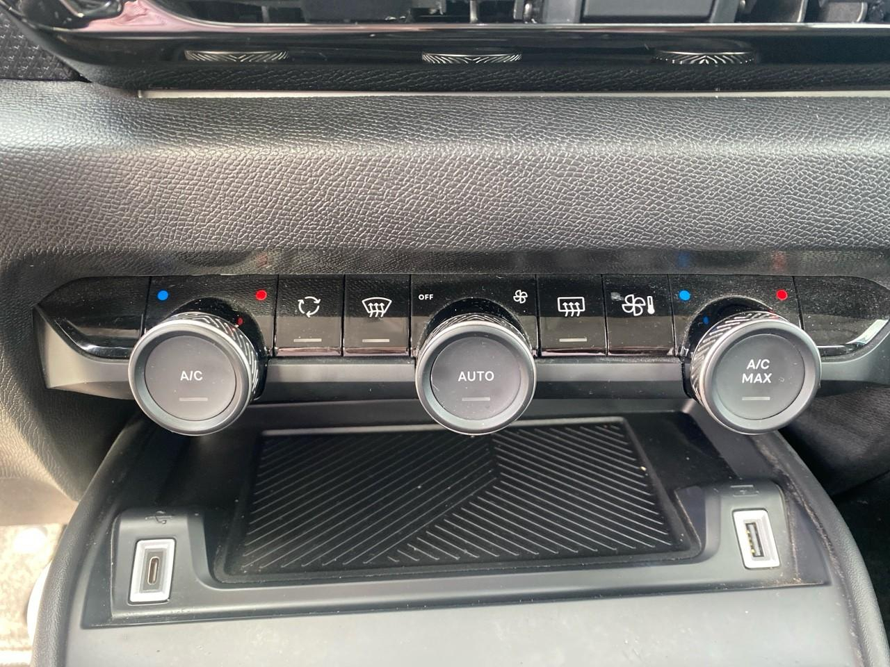 Citroën C4 bluehdi 110ch s&s feel pack — photo 19