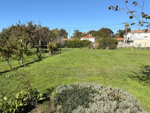 Terrain 688 m²
