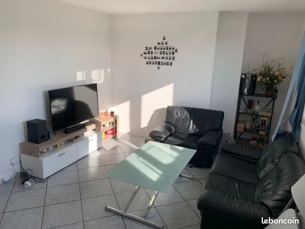 La louer chambre en co location dans grand f4 de 70 m2 aux clayes sous bois
