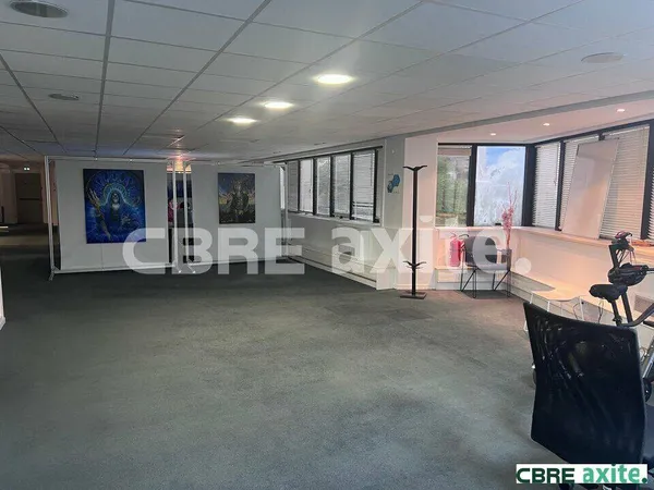 Bureaux 1174 m²