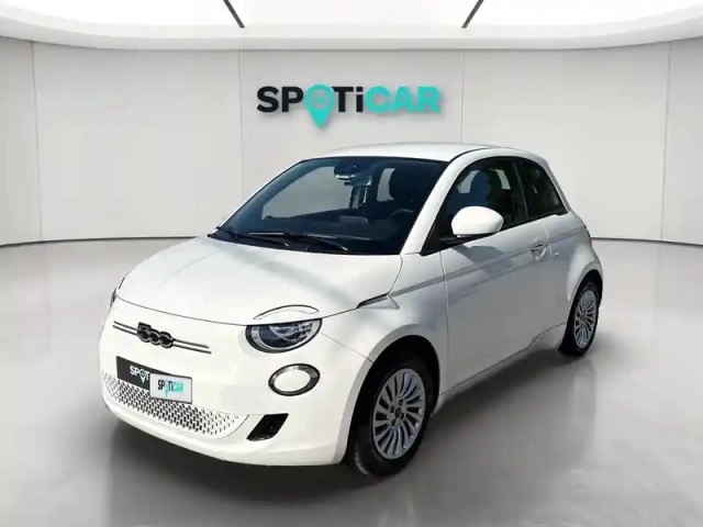 Fiat 500 e 95ch action
