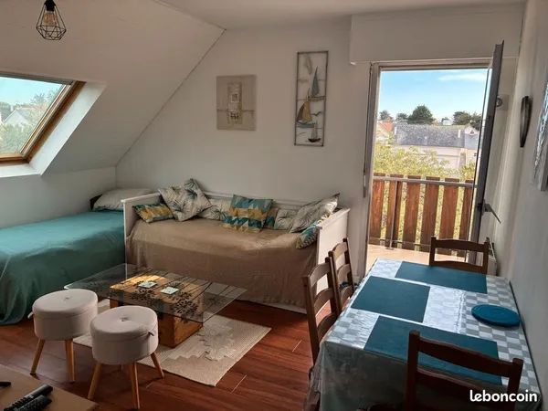 Studio avec balcon au dernier étage