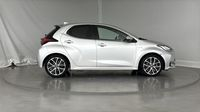 Toyota Yaris 116h France Business 5p — photo 4