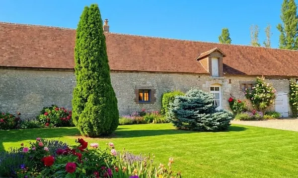 LIMITROPHE CHATEAUDUN