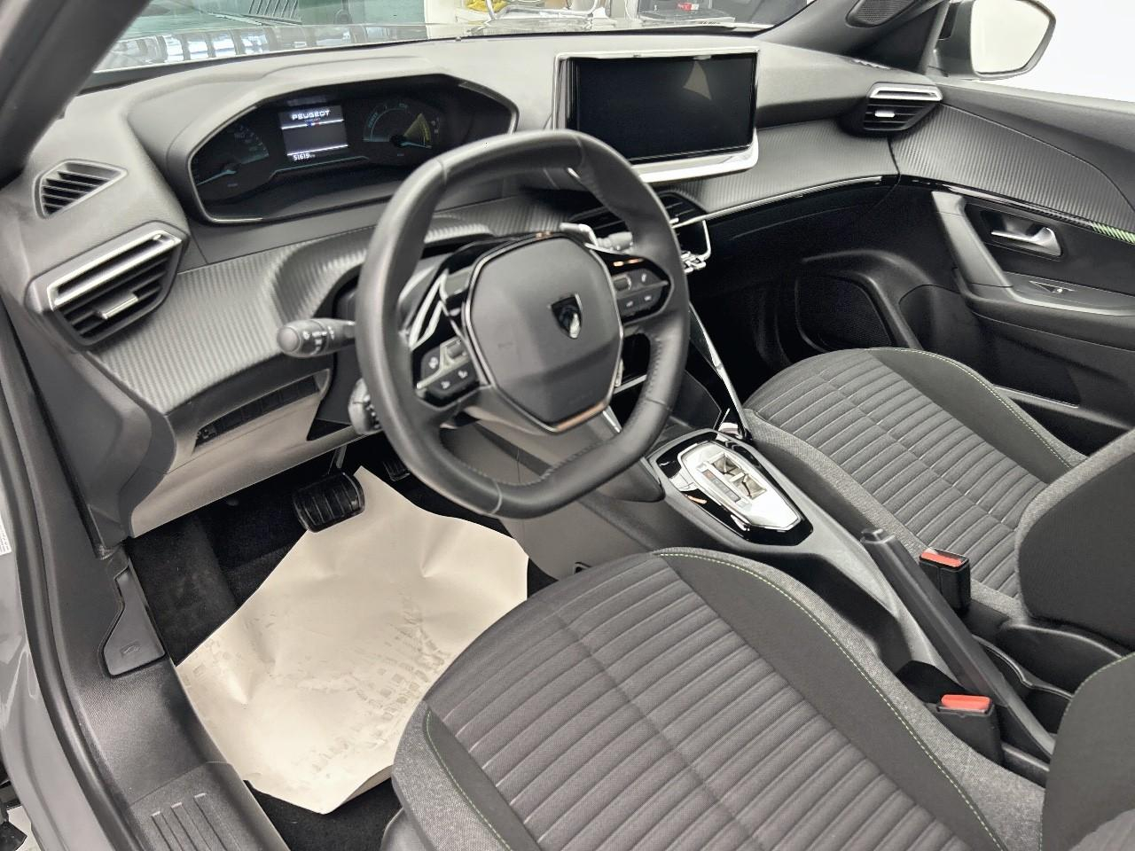 Peugeot 2008 hybrid 136 e-dcs6 active — photo 9