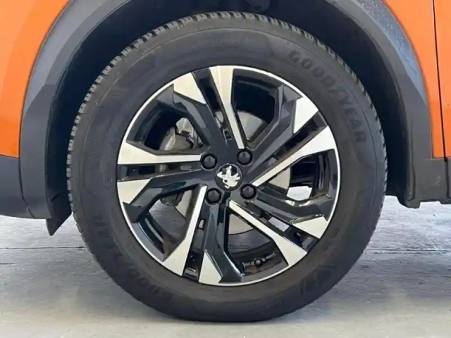 Peugeot 2008 1.2 puretech 130ch s&amp;s allure pack eat8 — photo 5