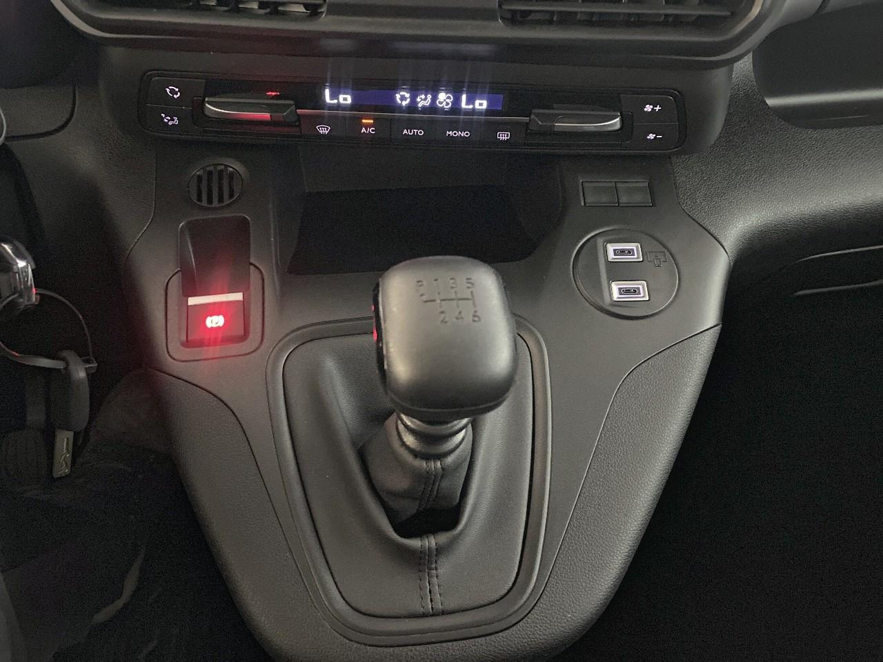 Citroën Berlingo diesel 100 ch m manuelle max — photo 17