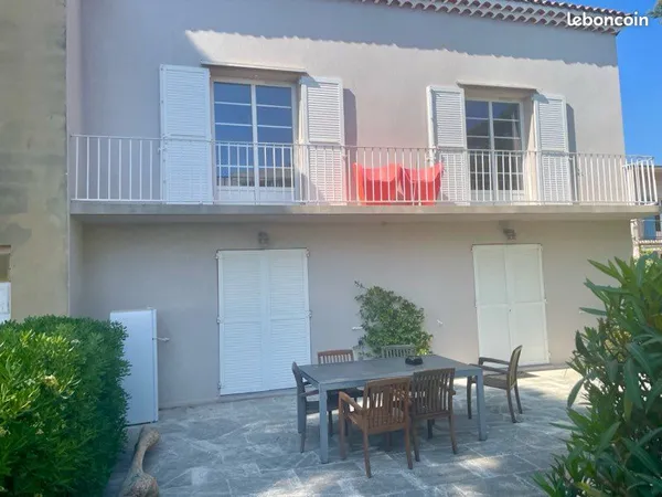 Villa mitoyenne front de mer