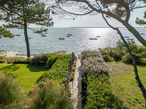Maison 6 pièces 185 m²