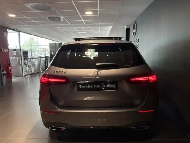Mercedes Classe B 200 d amg line — photo 24