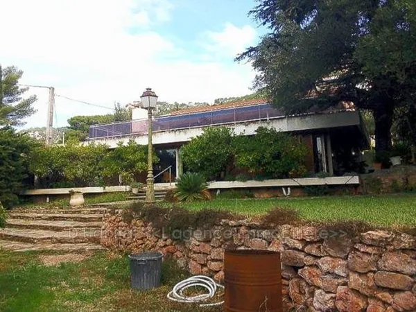Maison 6 pièces 264 m²