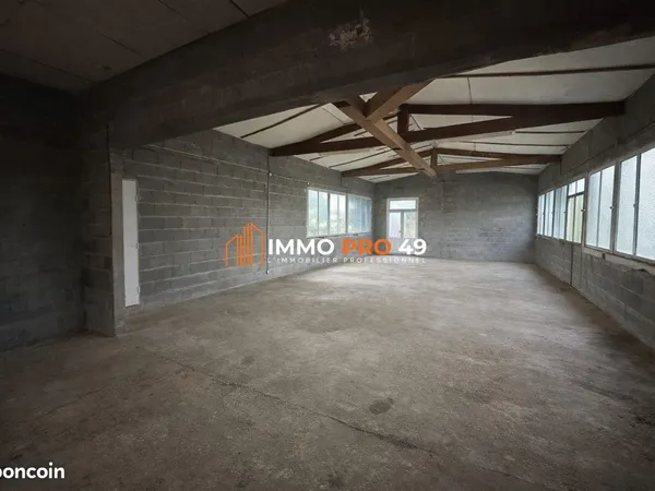 Entrepôt 160 m² Cholet
