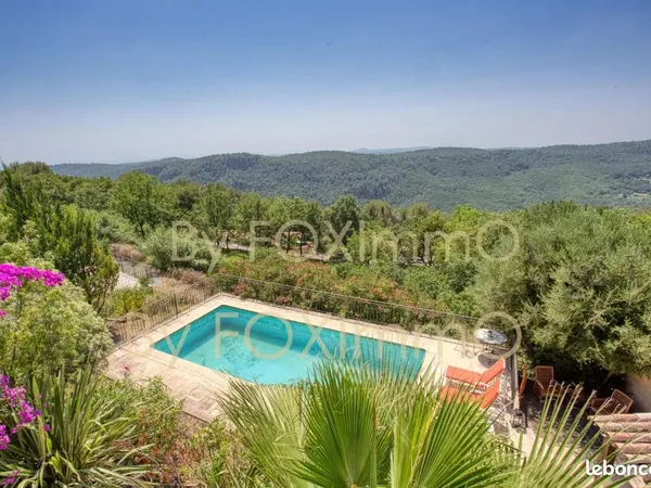 Propriété 5 pièces 137 m²