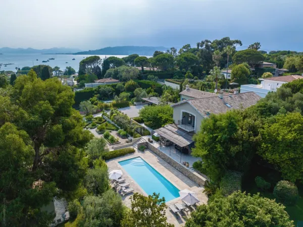 Magnifique villa idéalement située au Cap d'Antibes