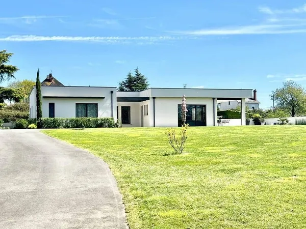 Maison de plain-pied 6 pièces 185 m²