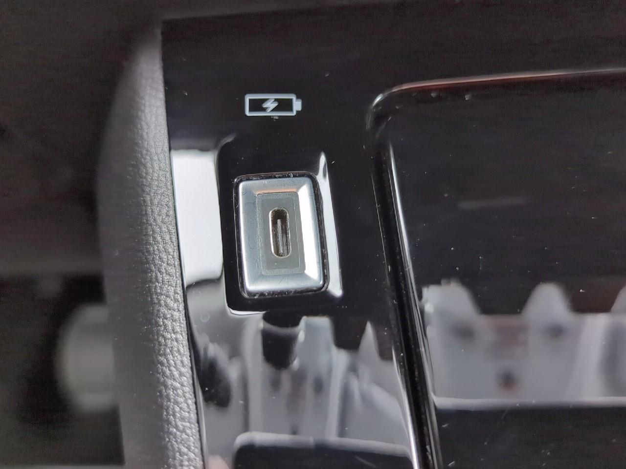Peugeot 2008 puretech 130 s&s bvm6 allure — photo 26