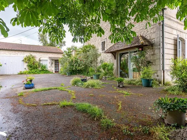 Maison 11 pièces 218 m²