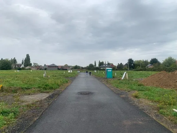 Terrain 718 m²