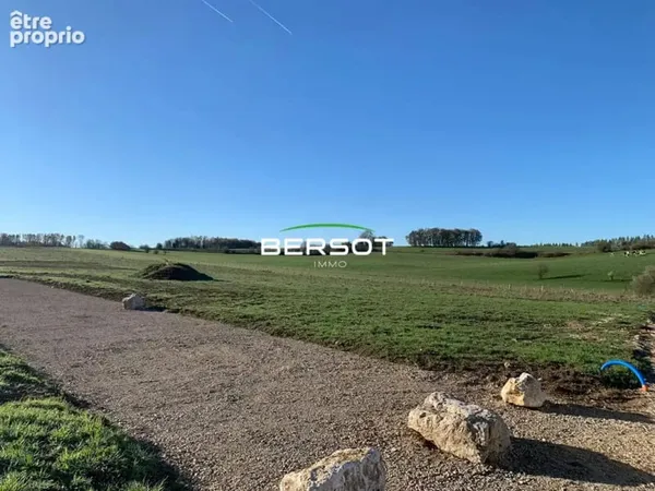 EXCLUSIVITE Terrain constructible viabilisé 527m² plat et bien exposé au calme ? L'Hôpital-du-Grosbo