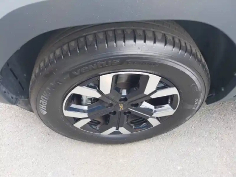 Dacia Duster hybrid 140