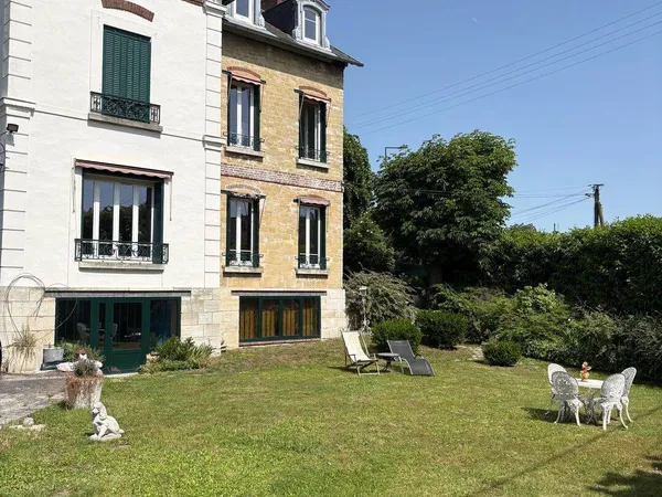 Maison 10 pièces 205 m²