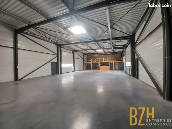 Local 386 m² LORIENT