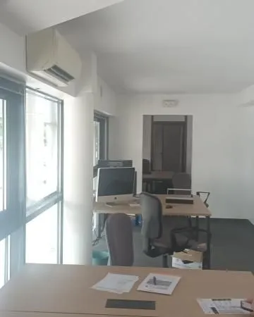 Bureau 60 m²