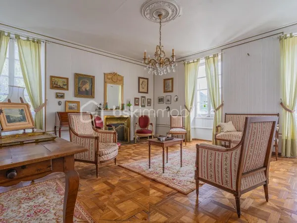 Maison 11 pièces 340 m²
