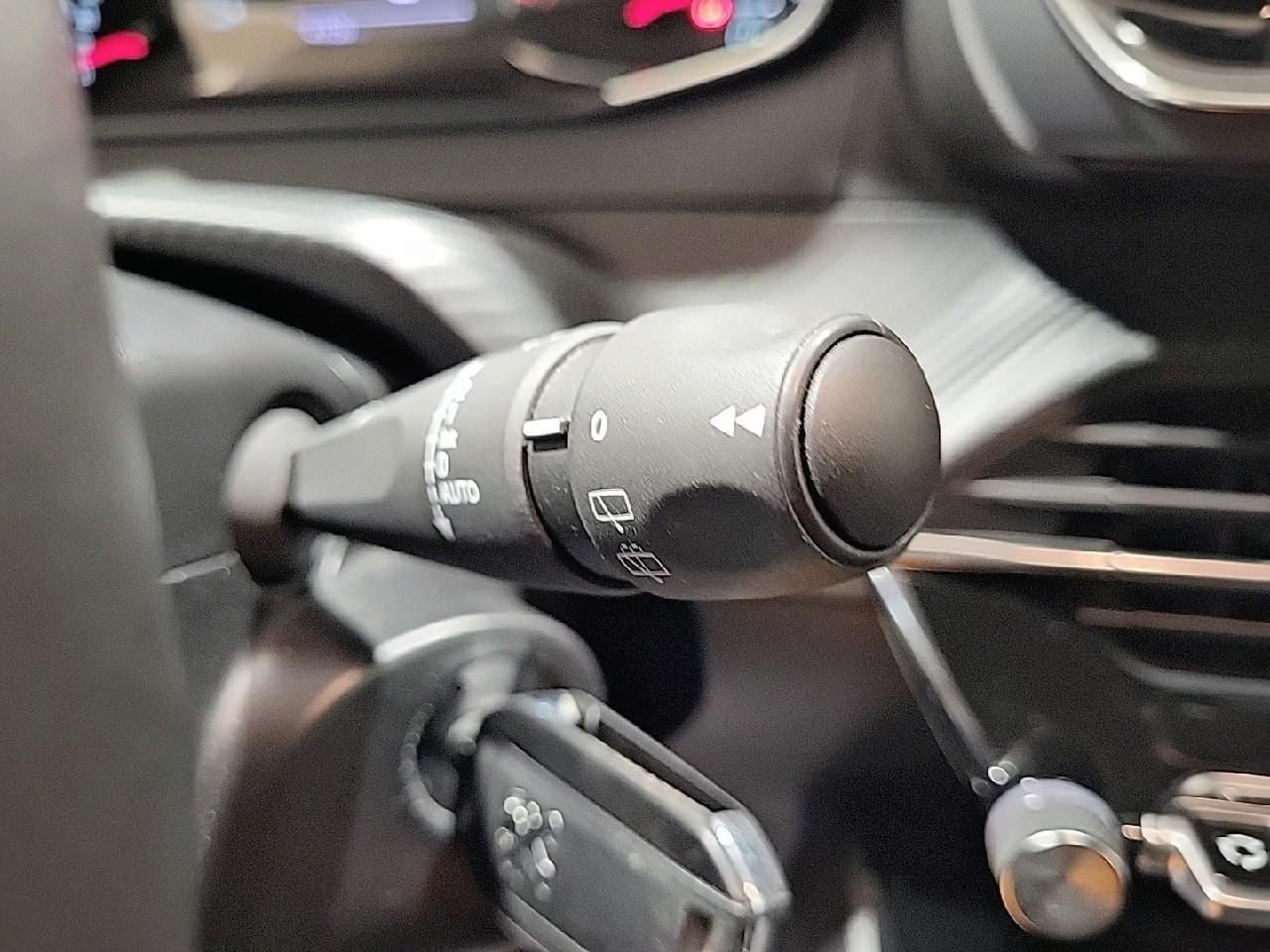 Peugeot 2008 puretech 100 s&s bvm6 style — photo 18