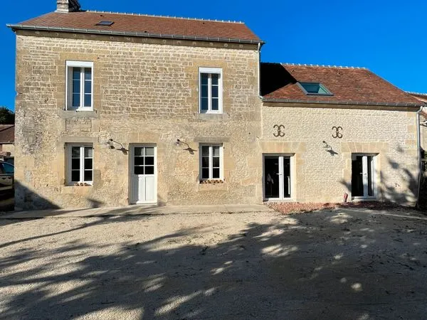 Maison en pierre rénovée de 105m²