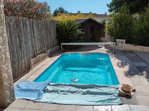 RARE À LA VENTE - Villa T4 avec piscine, garage et 2 stationnements privés