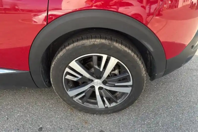 Peugeot 3008 hybrid 225 e-eat8 — photo 12