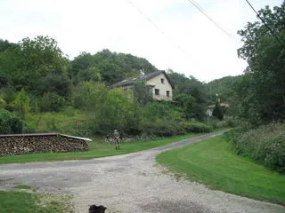 au bord du doubs et véloroute, gite pour 4 personnes, meublé