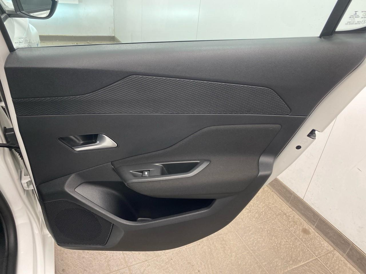 Peugeot 308 phev 180 e-eat8 active pack — photo 23