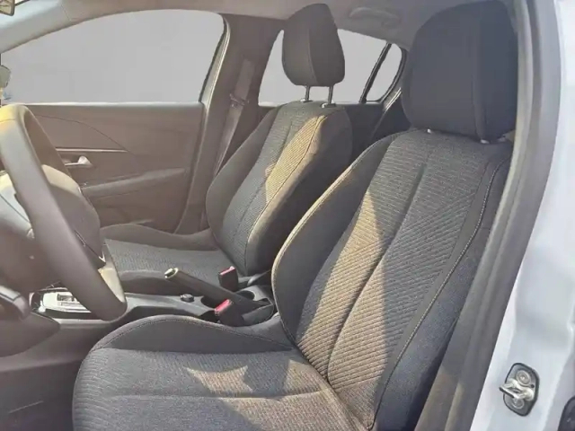 Peugeot 208 hybrid 110 ch e-dcs6 — photo 11